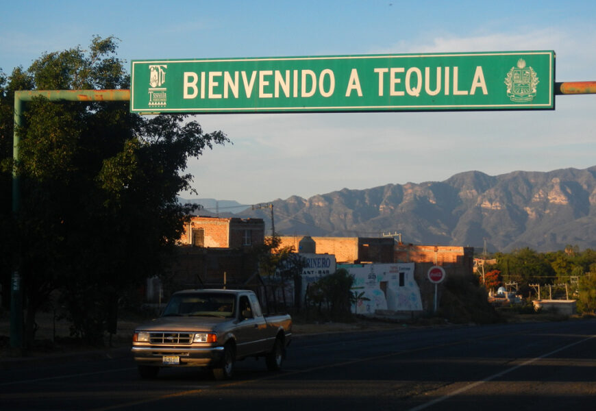 Ortseingang, Tequila Stadt